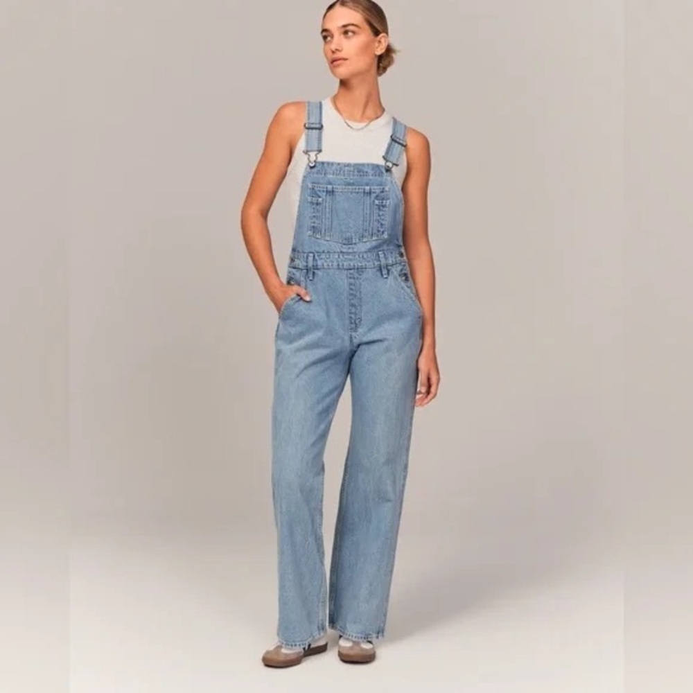 Abercrombie & Fitch Light Wash Denim Overalls